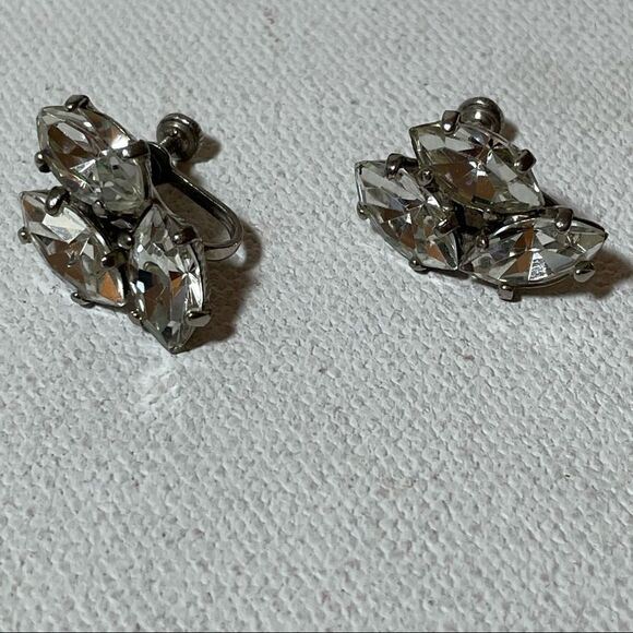 Sterling rhinestone vintage clip earrings - Picture 13 of 16